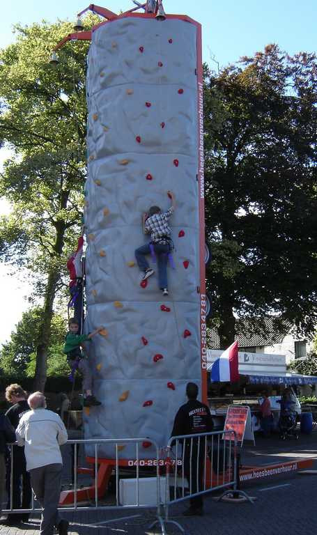 Klimwand van Heesbeen op een evenement
